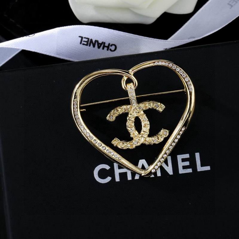 Chanel Brooch 05yxs61
